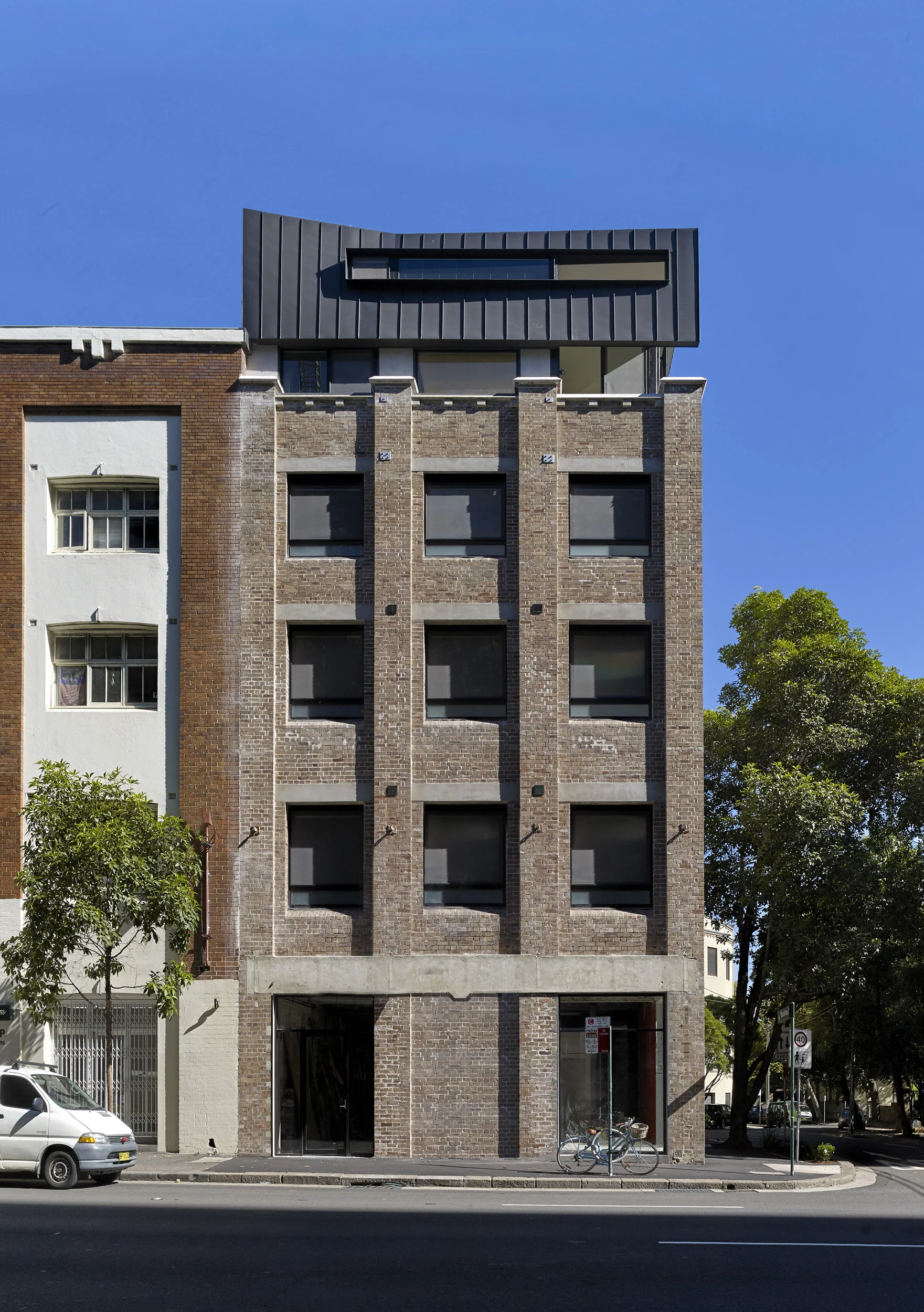 Exterior of a property in Chippendale, Sydney designed by Ballina architects Markham Lee.