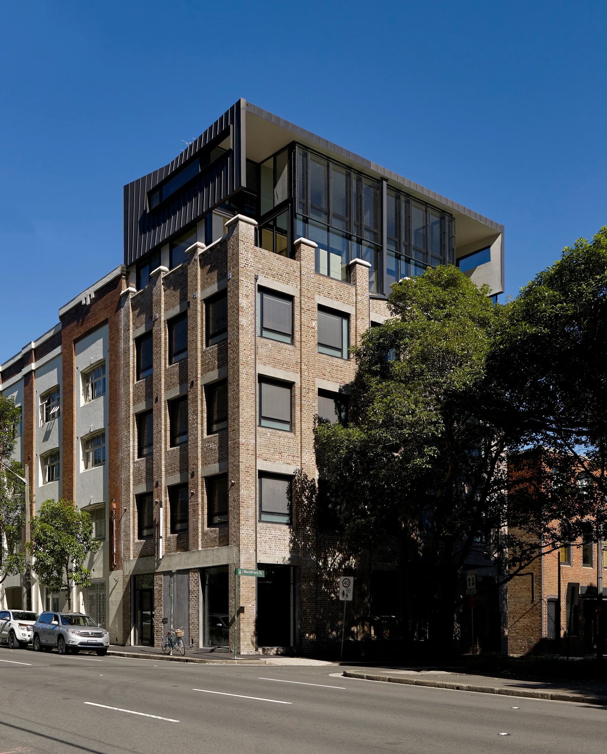 Exterior of a property in Chippendale, Sydney designed by Ballina architects Markham Lee.