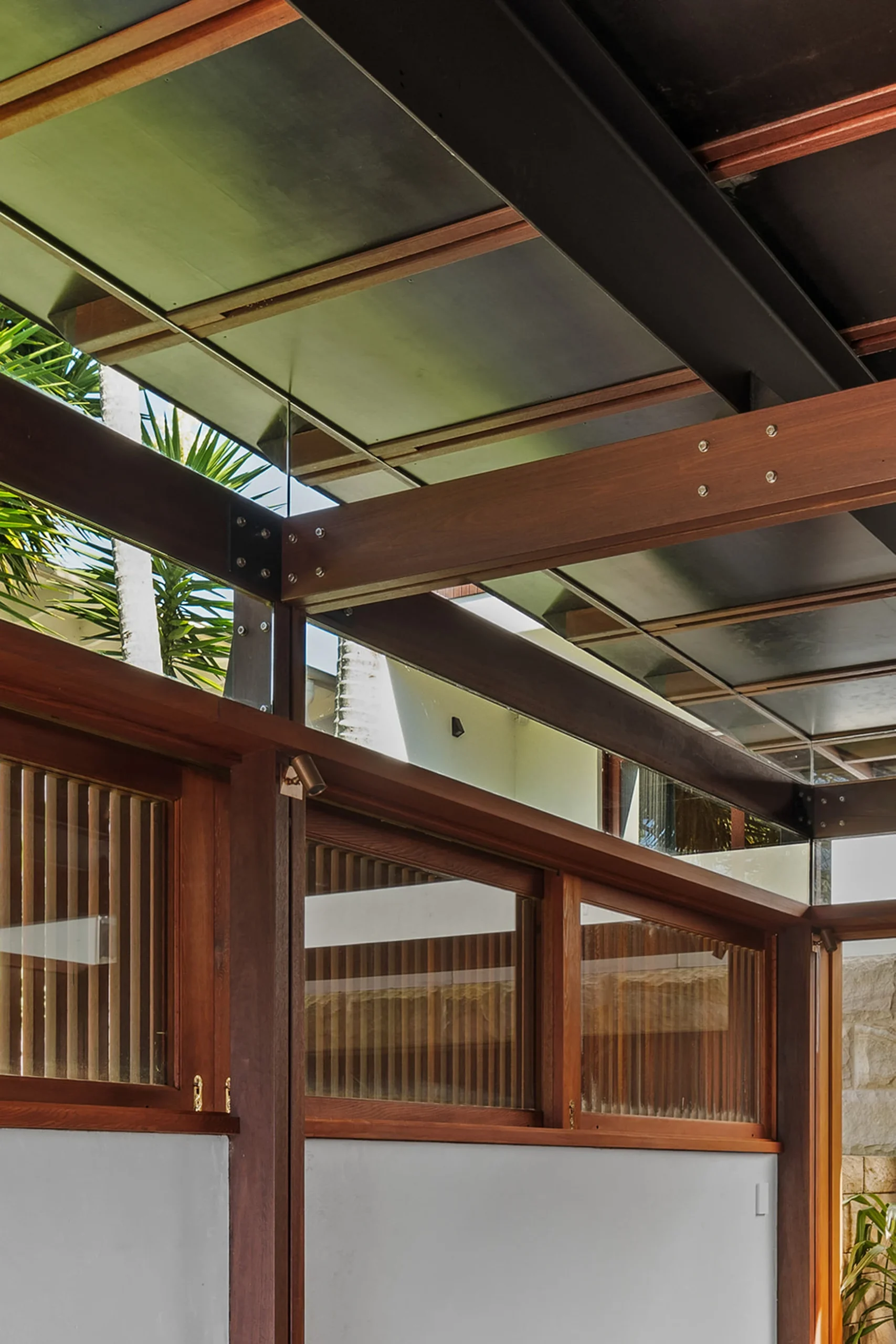 Interior of a property in Avalon Beach, Sydney designed by Northern Rivers architects Markham Lee.