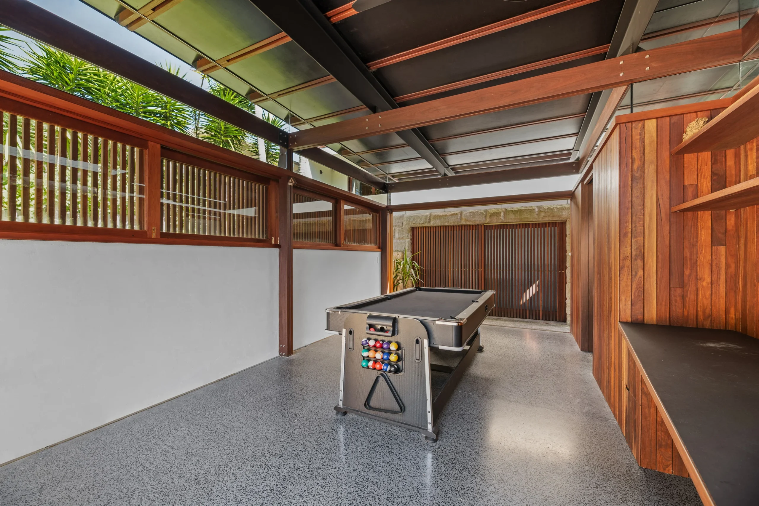 Interior of a property in Avalon Beach, Sydney designed by Northern Rivers architects Markham Lee.