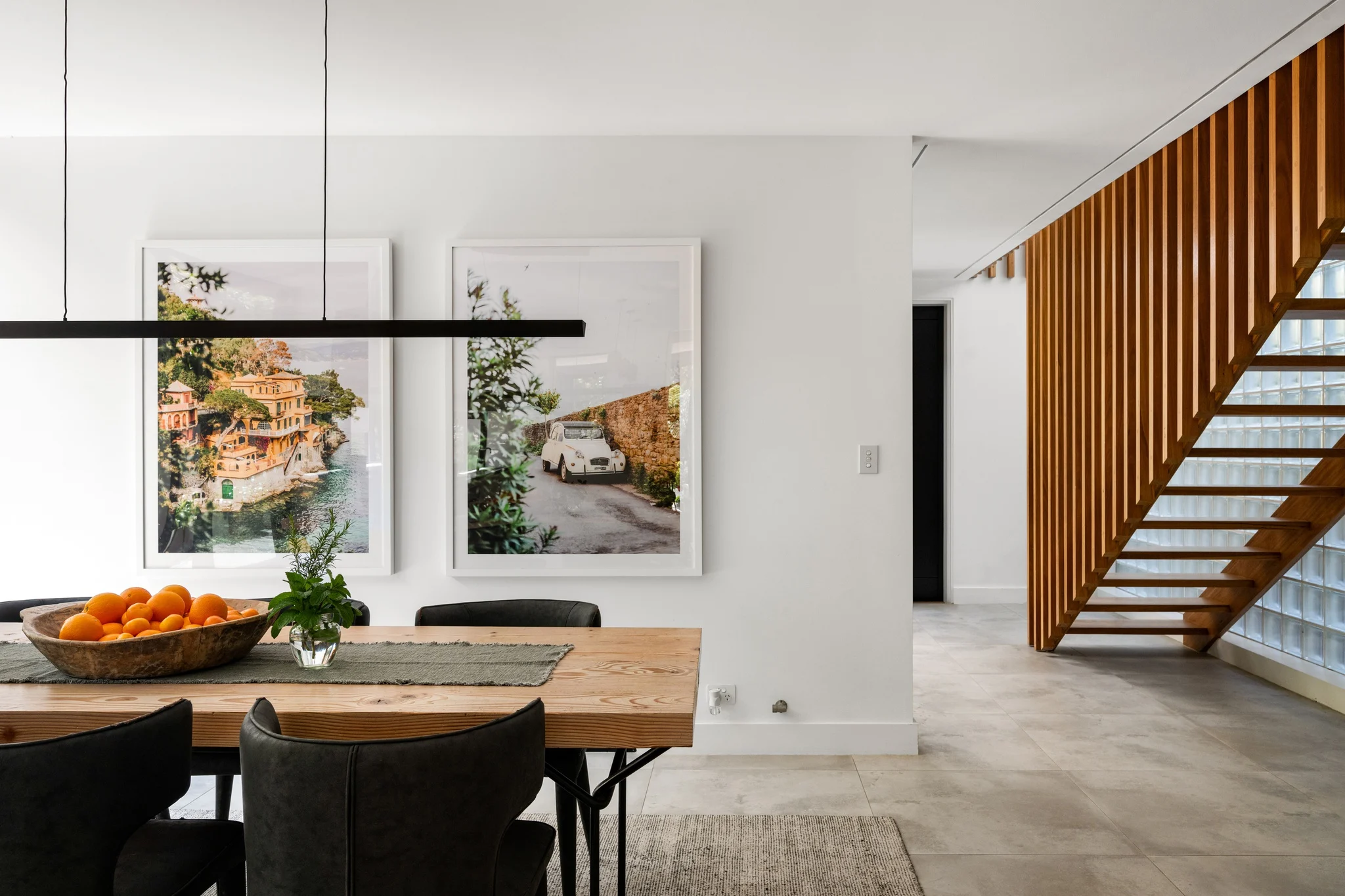 Dining room of a property in Palm Beach, Sydney designed by Avalon Beach architects Markham Lee.