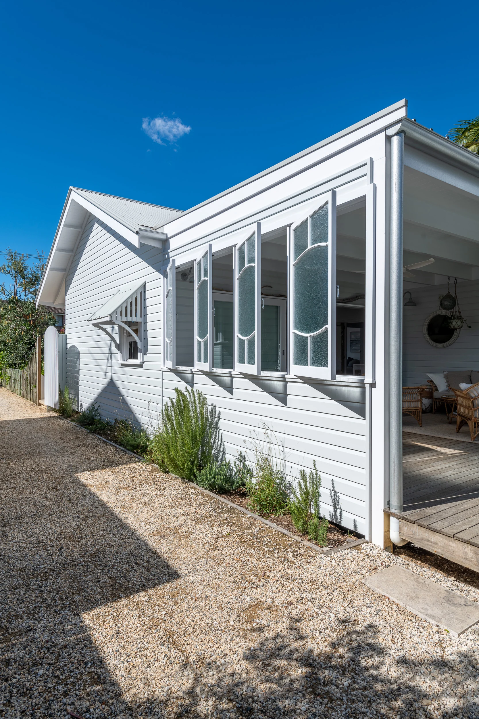 Exterior of a property in Avalon Beach, Sydney designed by Ballina architects Markham Lee.