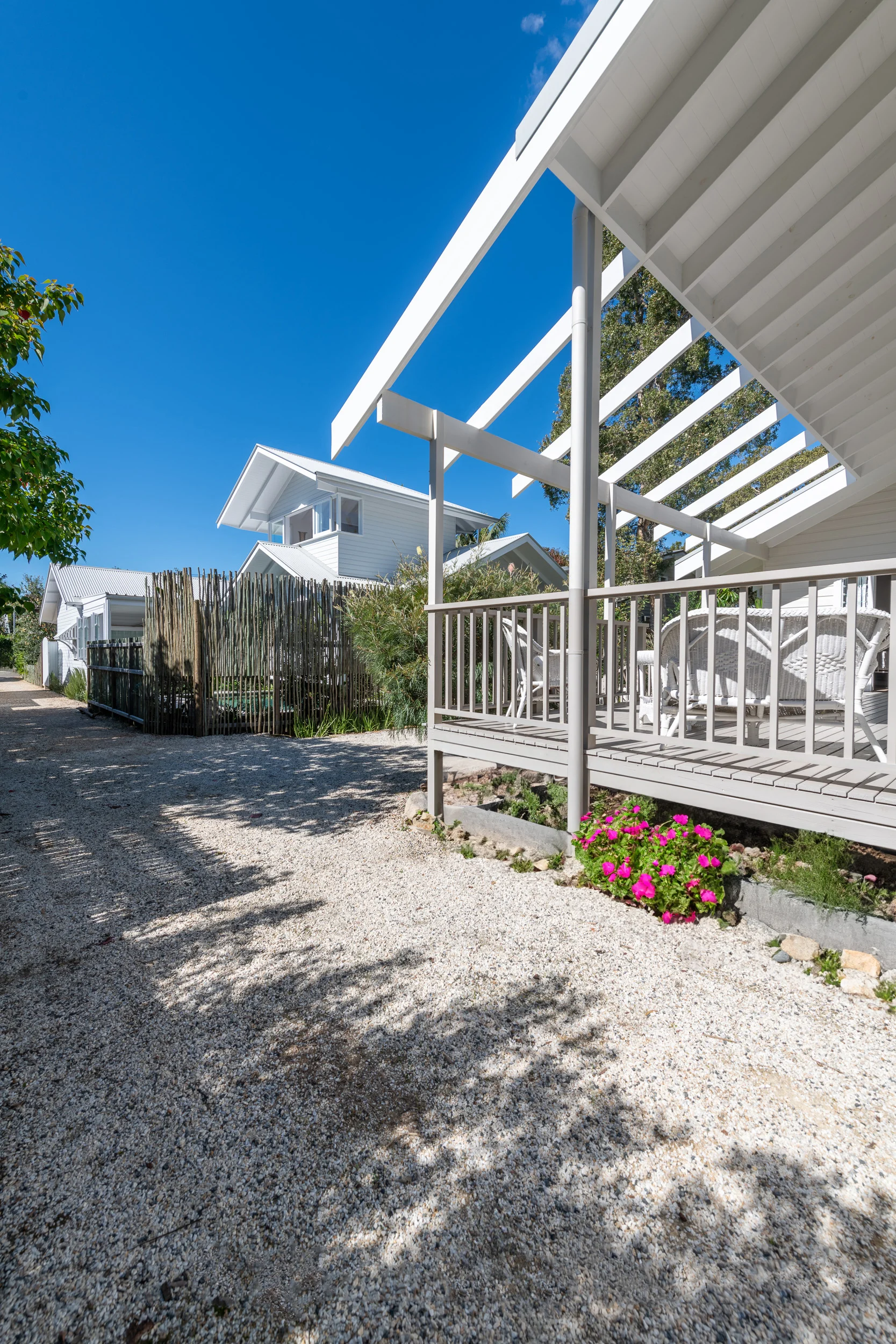 Exterior of a property in Avalon Beach, Sydney designed by Ballina architects Markham Lee.