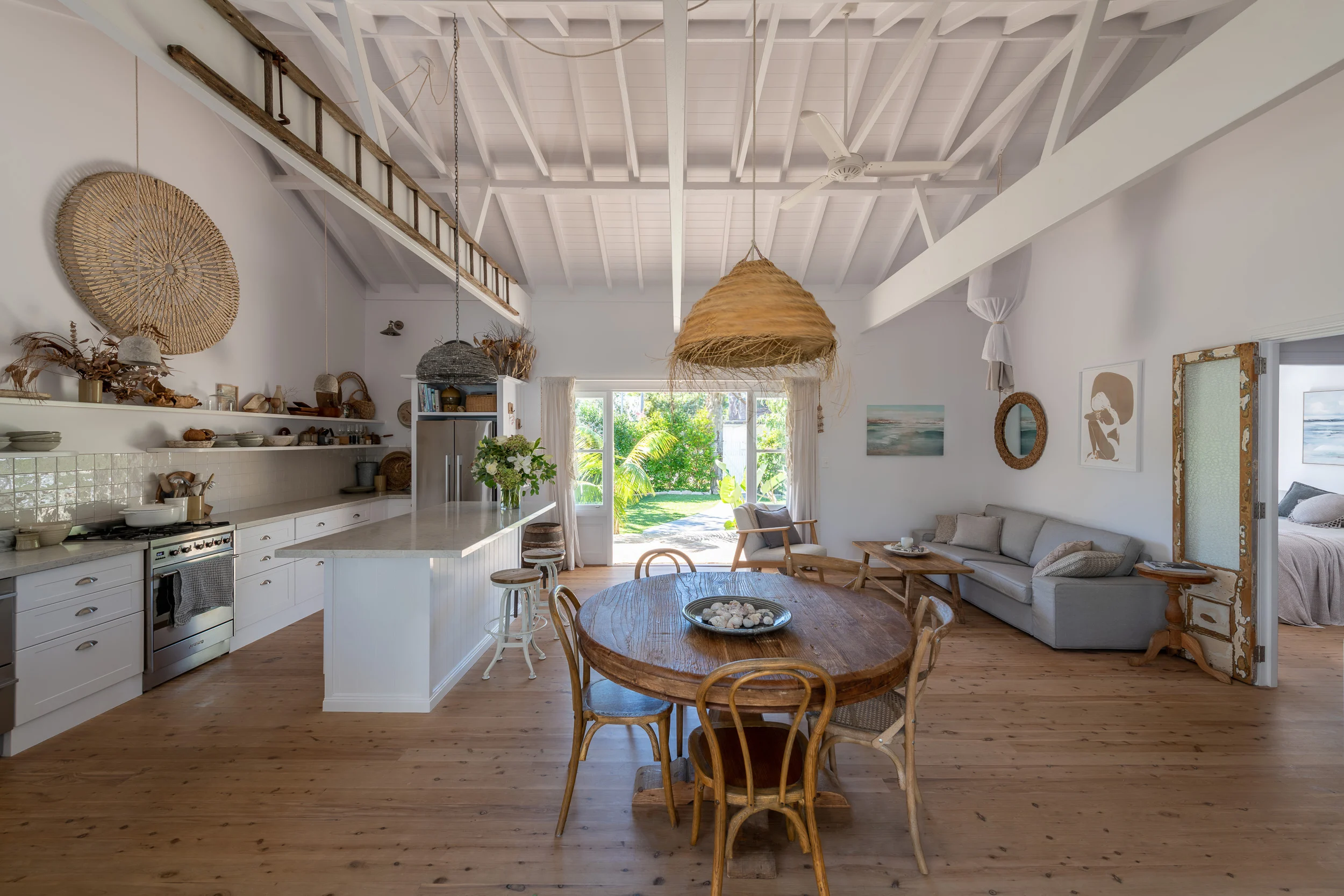 Interior of a property in Avalon Beach, Sydney designed by Ballina architects Markham Lee.