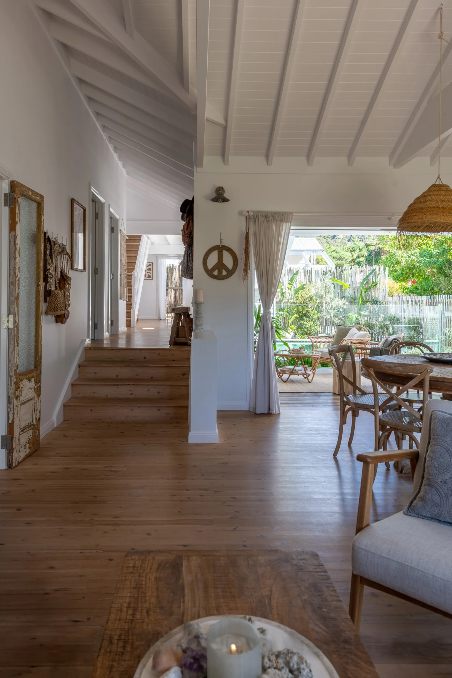Interior of a property in Avalon Beach, Sydney designed by Ballina architects Markham Lee.