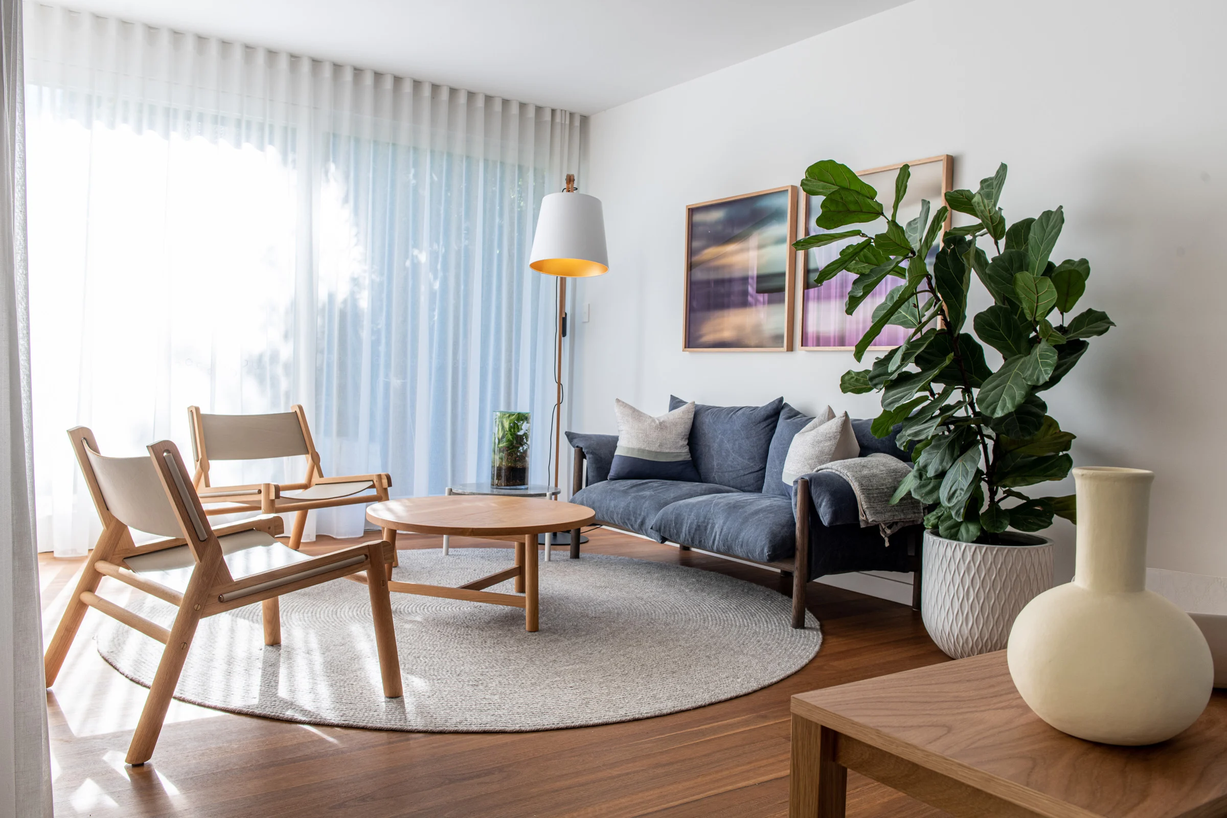 Sitting area of a property in Avalon Beach, Sydney designed by Byron Bay architects Markham Lee.