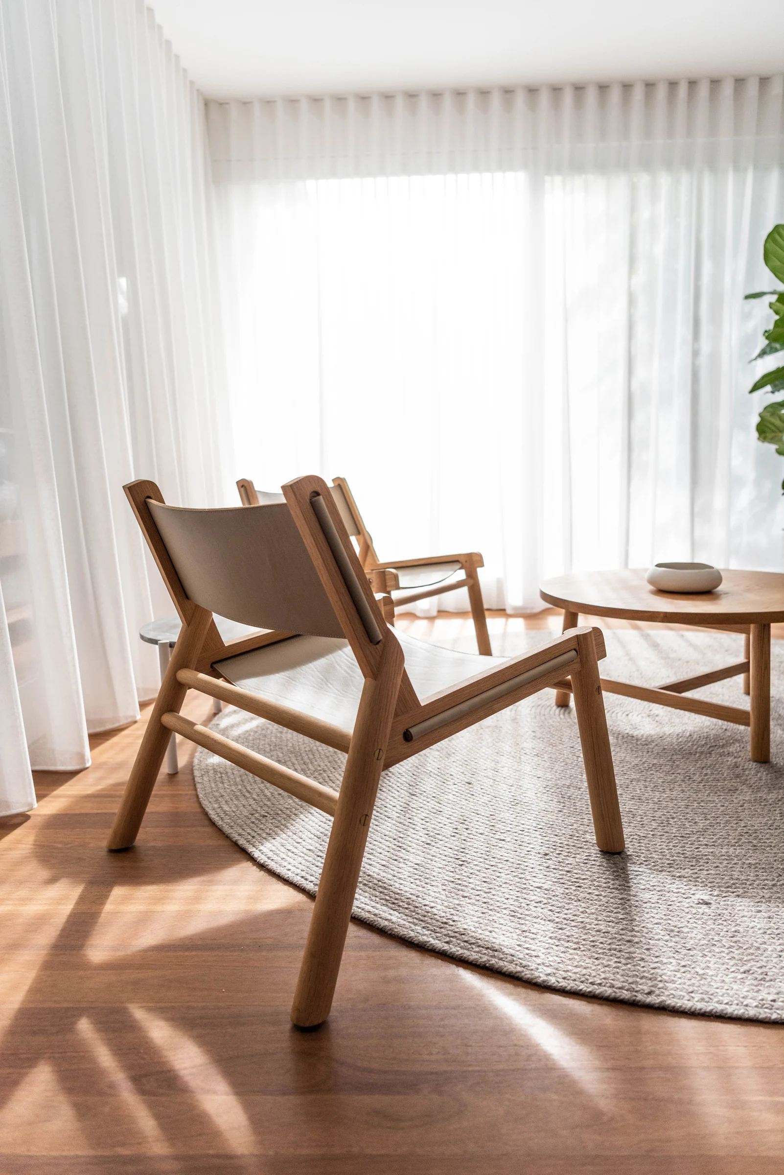 Lounge room of a property in Avalon Beach, Sydney designed by Byron Bay architects Markham Lee.