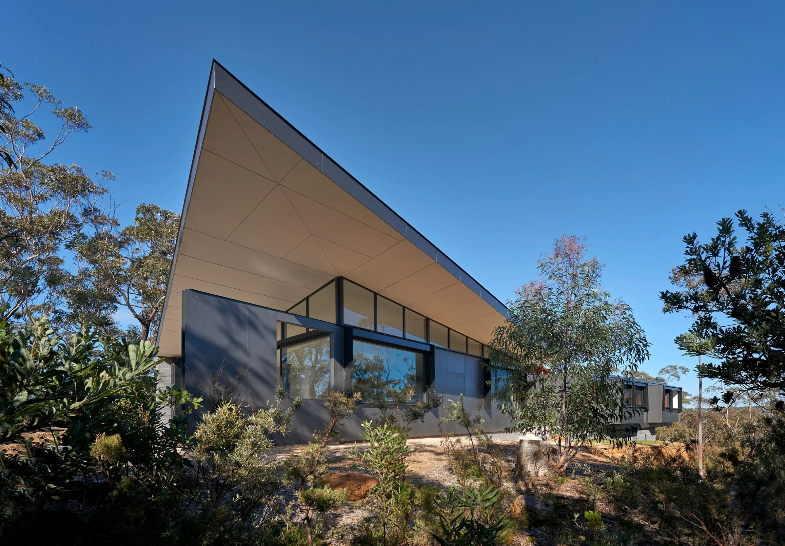 Exterior of a bushfire-proof property in Leura, Blue Mountains designed by Northern Beaches architects Markham Lee.