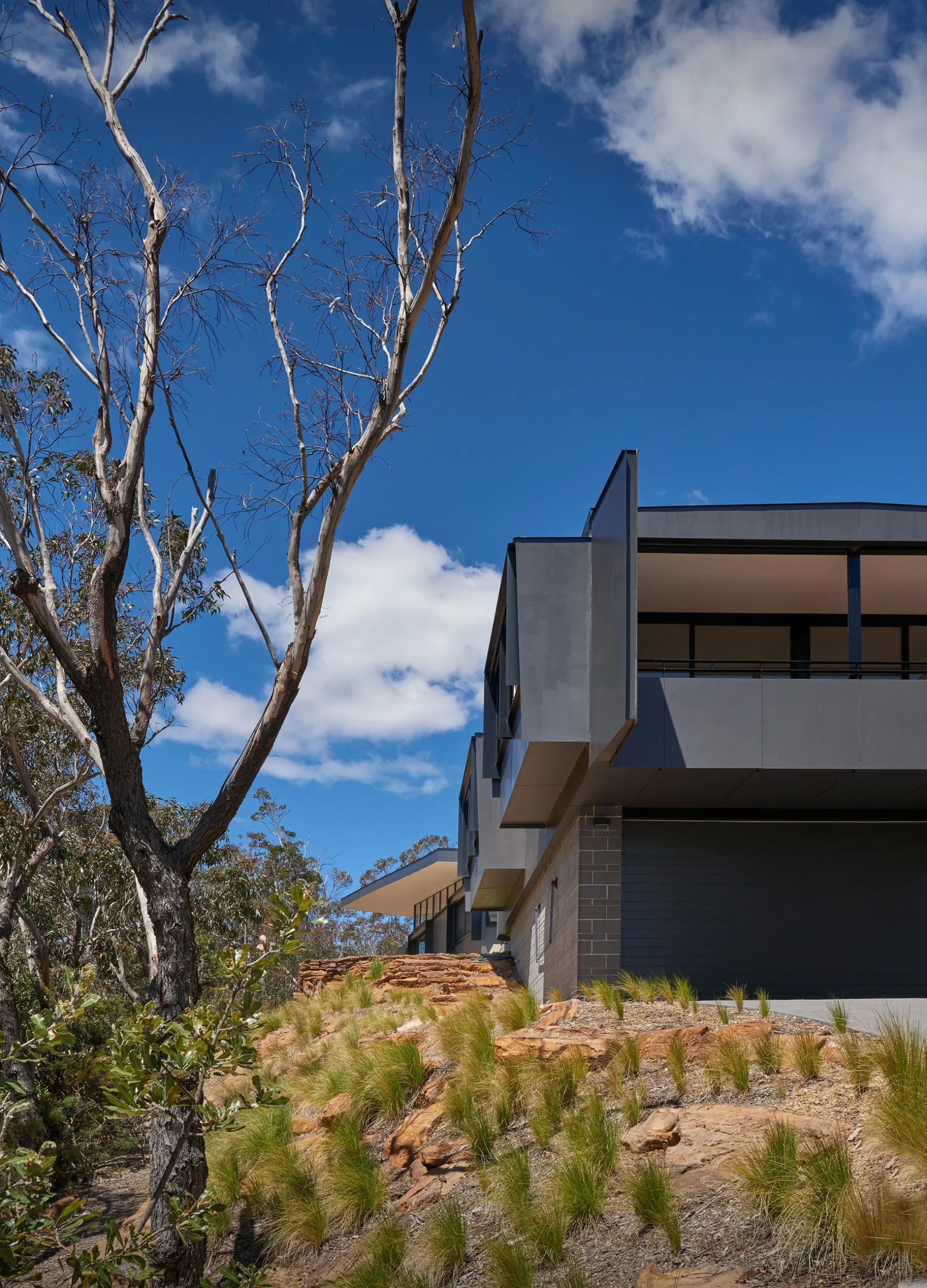 Exterior of a bushfire-proof property in Leura, Blue Mountains designed by Northern Beaches architects Markham Lee.