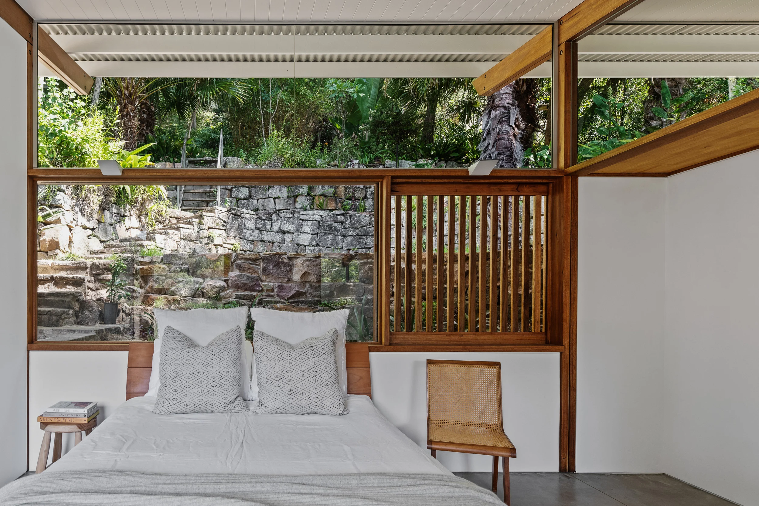 Bedroom of a property in Newport, Sydney designed by Northern Rivers architects Markham Lee.