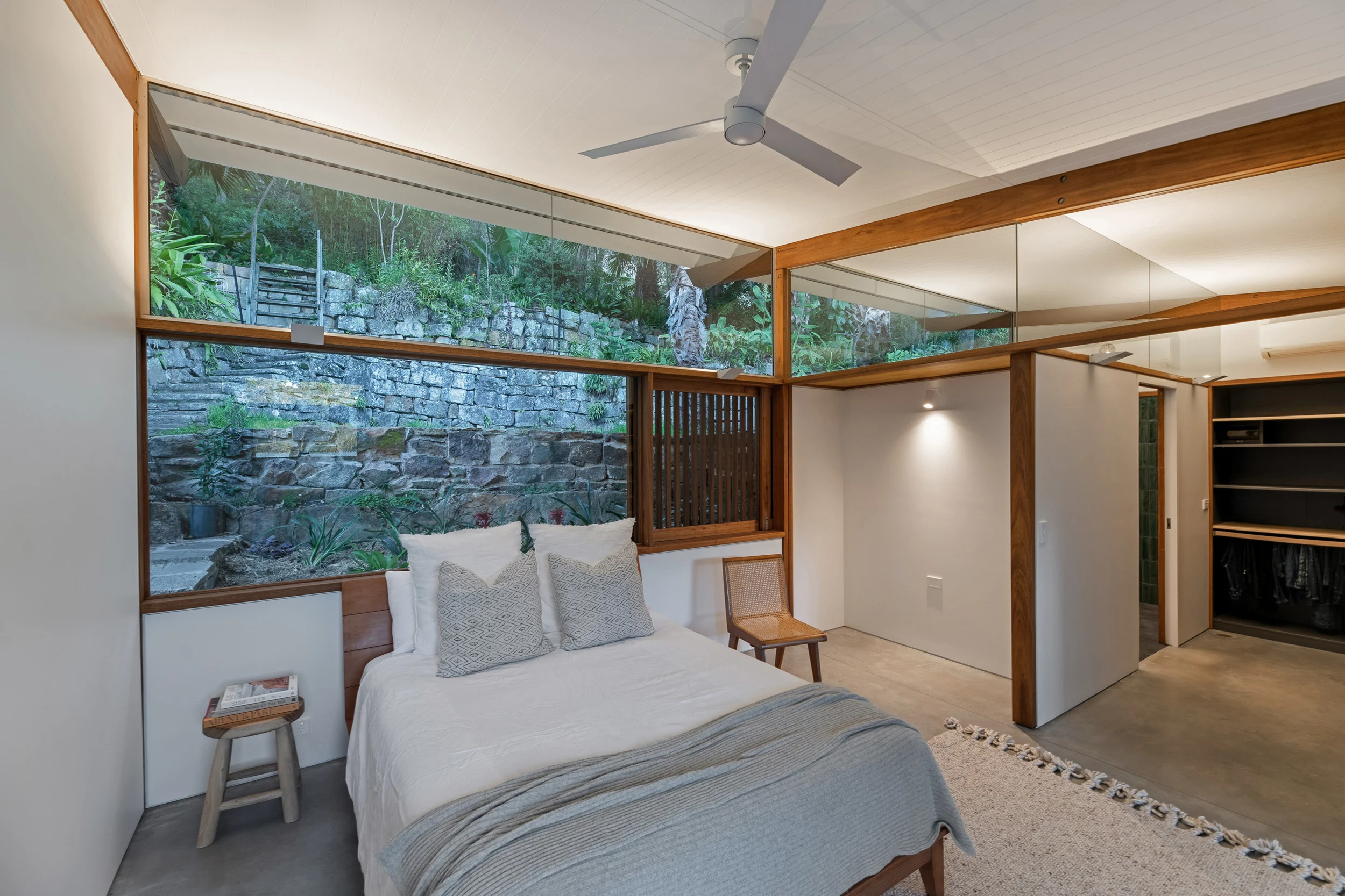 Bedroom of a property in Newport, Sydney designed by Northern Rivers architects Markham Lee.